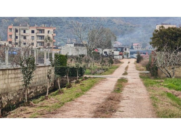 Tirane, shitet toke , 8.536 m² 512.160 € (Fushe preze CAPITAL104466)