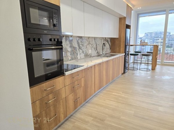 Tirane, jepet me qera apartament 2+1 Kati 5, 112 m² 1.000 € (Riza Cerova Tirana,)