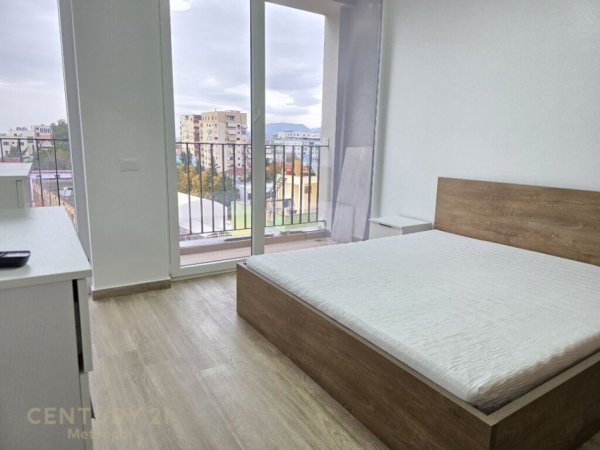 Tirane, jepet me qera apartament 2+1 Kati 5, 112 m² 1.000 € (Riza Cerova Tirana,)