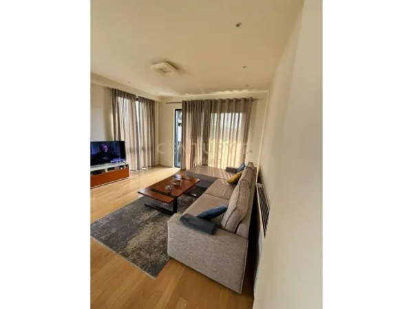 Tirane, jepet me qera apartament 3+1 Kati 12, 156 m² 2.500 € (Kompleksi 'Parke Gate' Tirana,)