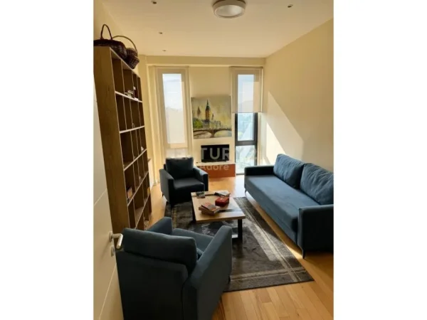Tirane, jepet me qera apartament 3+1 Kati 12, 156 m² 2.500 € (Kompleksi 'Parke Gate' Tirana,)