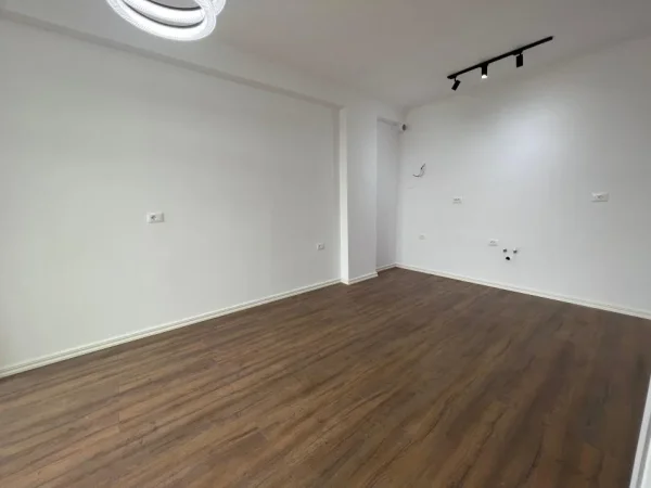Tirane, shes apartament 1+1+Aneks+Ballkon Kati 4, 63 m² 119.000 € (Kopshti Botanik)