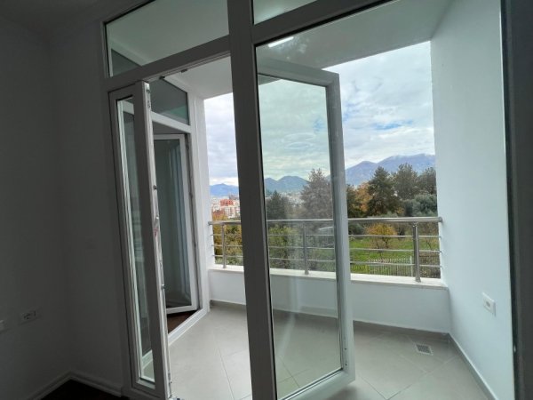 Tirane, shes apartament 1+1+Aneks+Ballkon Kati 4, 63 m² 119.000 € (Kopshti Botanik)