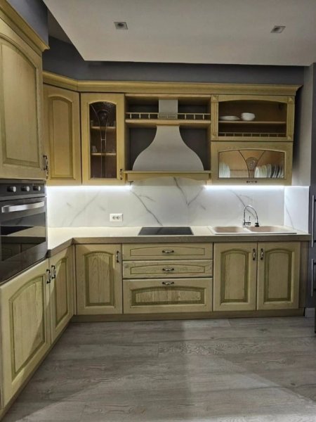 Tirane, shitet apartament 2+1+Aneks+Ballkon Kati 3, 114 m² 265.000 € (rruga e barrikadave)