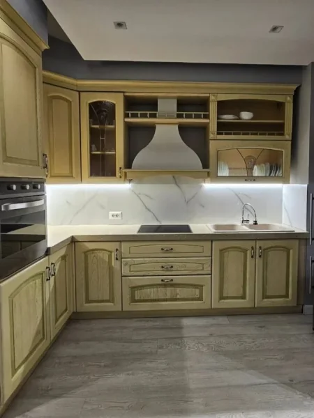 Tirane, shitet apartament 2+1+Aneks+Ballkon Kati 3, 114 m² 265.000 € (rruga e barrikadave)