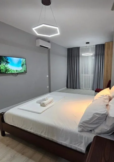 Tirane, shitet apartament 2+1+Aneks+Ballkon Kati 3, 114 m² 265.000 € (rruga e barrikadave)