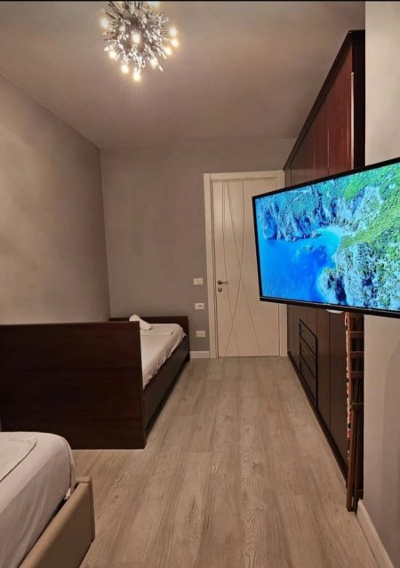 Tirane, shitet apartament 2+1+Aneks+Ballkon Kati 3, 114 m² 265.000 € (rruga e barrikadave)