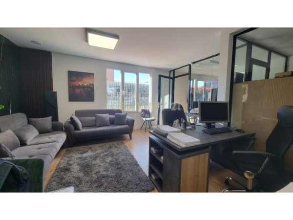 Tirane, shitet ambjent biznesi Kati 3, 238 m² 1.500.000 € (Rruga e Barrikadave)