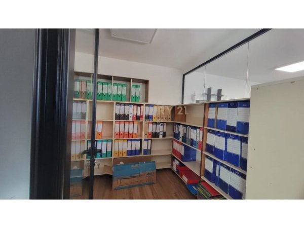 Tirane, shitet ambjent biznesi Kati 3, 238 m² 1.500.000 € (Rruga e Barrikadave)