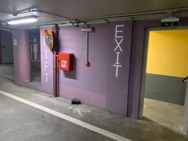 Tirane, jepet me qera garazh Kati -1, 120 € (George Bush Hotel Plaza)