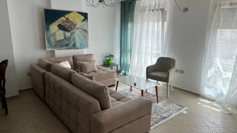 Tirane, apartament 1+1,Kati 7, ashensor, 675€, 43 m²