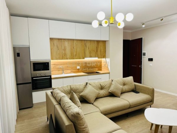 Tirane, jap me qera apartament 1+1+ POST PARKIMI , 75 m² 800 € (Kompleksi Delijorgji)