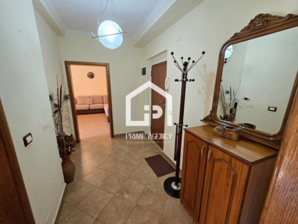 JEPET ME QIRA: Apartament 1+1/Qender/ SHESHI PIAZZA