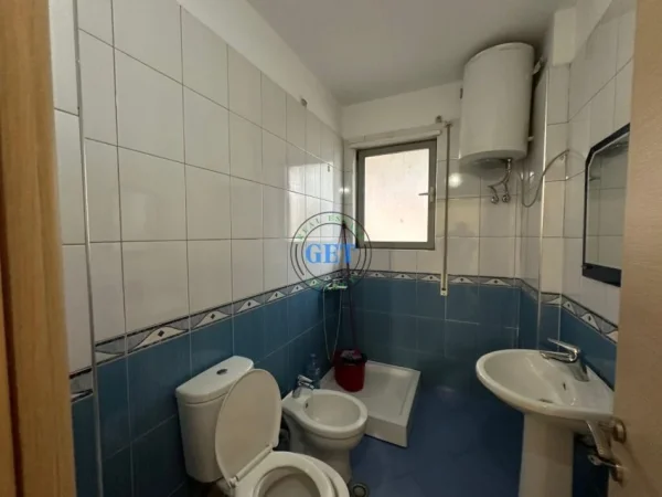 Durres, jepet me qera apartament 1+1+Ballkon Kati 2, 60 m² 350 € (Bulevard,Durres)