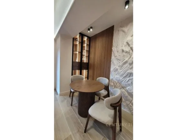 Tirane, jepet me qera apartament 2+1 Kati 2, 78 m² 1.500 € 