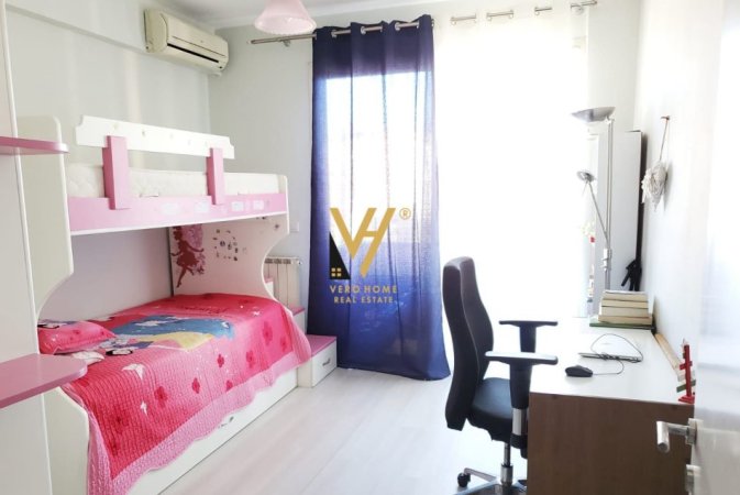 Tirane, jepet me qera apartament 2+1+Ballkon Kati 5, 110 m² 750 € (RRUGA MARGARITA TUTULANI)