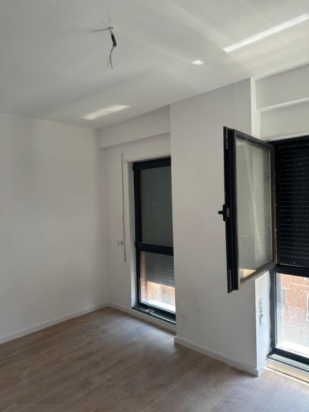 Tirane, jepet me qera apartament 1+1 Kati 2, 67 m² 800 € (Myslym Shyri)