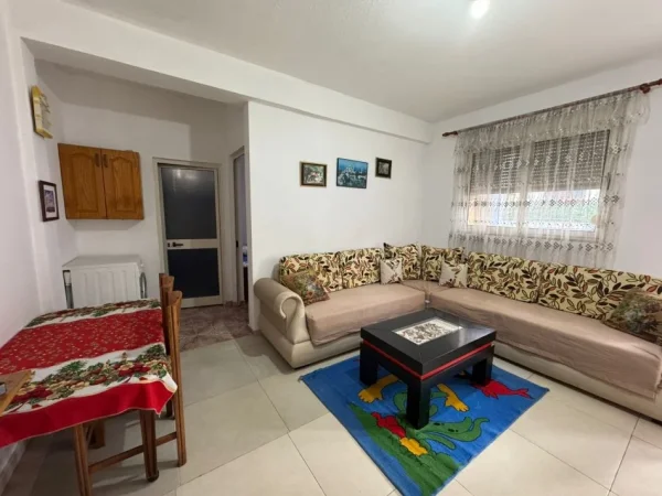 Tirane, jepet me qera apartament 1+1+Ballkon Kati 2, 70 m² 350 € (SPITALET)