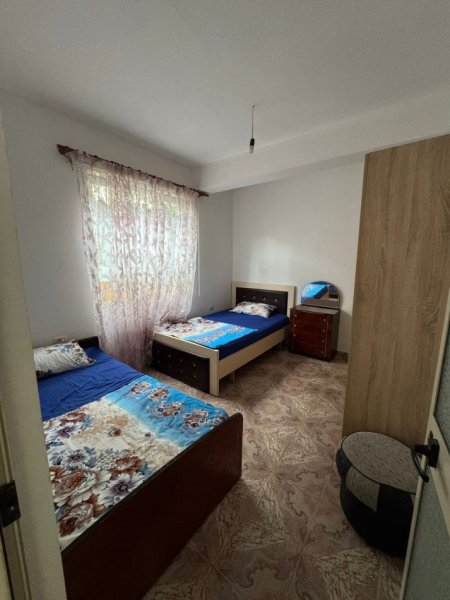 Tirane, jepet me qera apartament 1+1+Ballkon Kati 2, 70 m² 350 € (SPITALET)