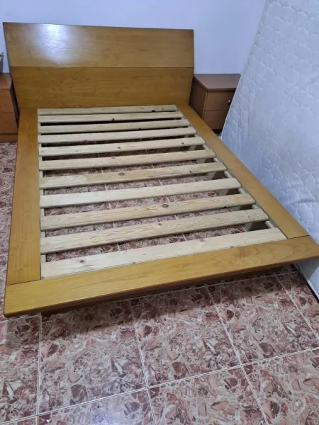 Tirane, shes Krevat dopio 50 €