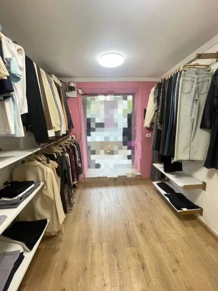 Tirane, jepet me qera dyqan Kati 0, 20 m² 400 € (STACIONI I TRENIT)