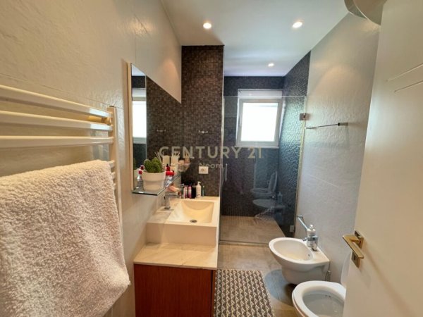Tirane, shes apartament 2+1+2 , 114 m² 240.000 € (Liqeni i Thatë)
