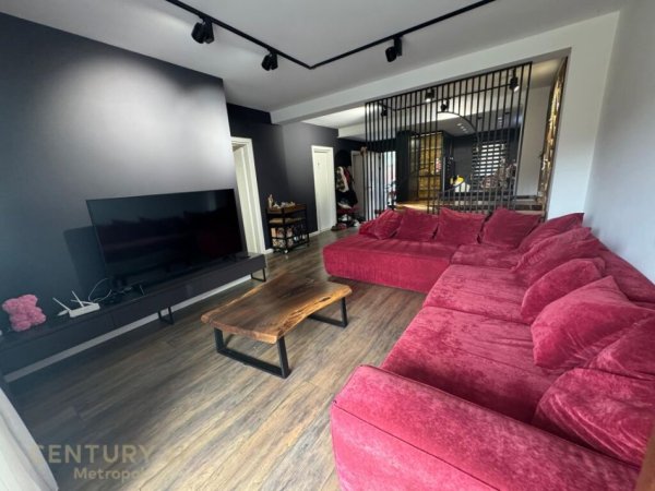Tirane, shes apartament 2+1+2+POST PARKIMI , 110 m² 240.000 € (Liqeni i Thatë)