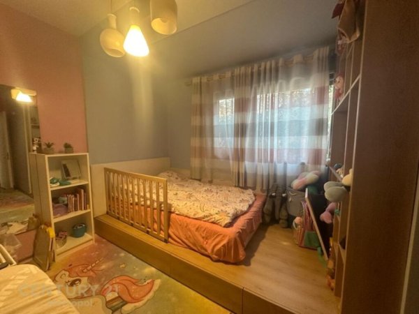 Tirane, shes apartament 2+1+2+POST PARKIMI , 110 m² 240.000 € (Liqeni i Thatë)