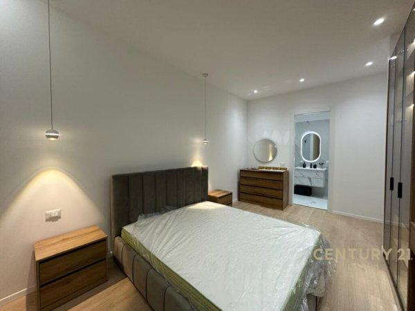 Tirane, jap me qera apartament 2+1+2+POST PARKIMI , 114 m² 1.600 € (Kompleksi Delijorgji)