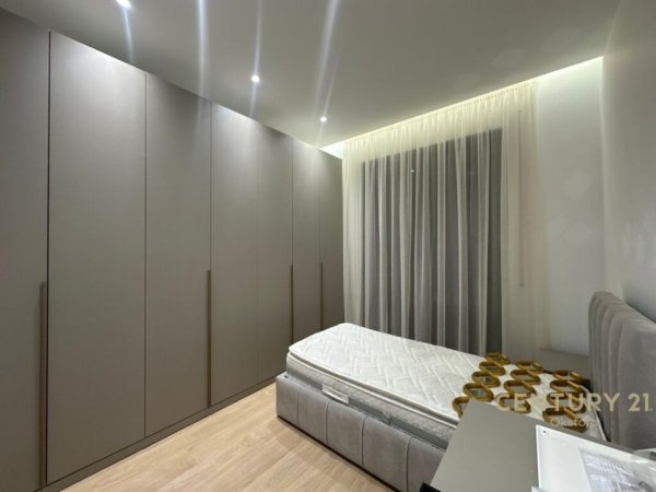 Tirane, jap me qera apartament 2+1+2+POST PARKIMI , 114 m² 1.600 € (Kompleksi Delijorgji)