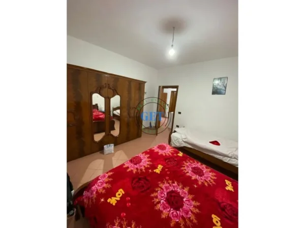 Durres, jepet me qera apartament 1+1+Ballkon Kati 2, 80 m² 300 € (Pas Galaktikut, Durres)