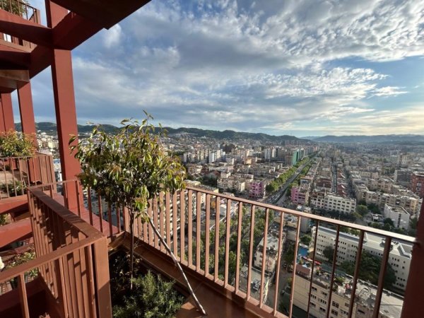 Tirane, jepet me qera apartament 1+1+Ballkon Kati 20, 77 m² 1.000 € (Garden Building Residence)