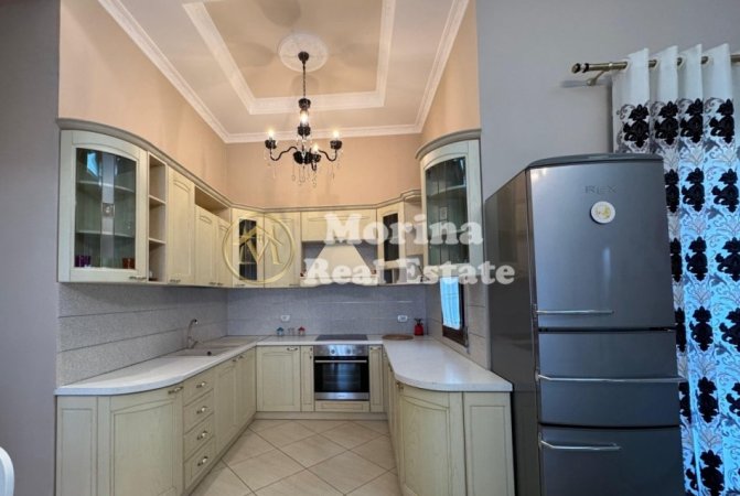 Tirane, jepet me qera apartament 2+1 Kati 5, 100 m² 800 € (Kopshti Botanik)