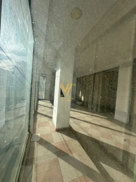 Tirane, jepet me qera ambjent biznesi Kati 0, 450 m² 3.500 € (BRRYLI)