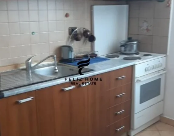 Tirane, jepet me qera apartament 2+1 Kati 3, 70 m² 500 € (SPITALI QSUT)