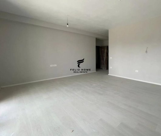 Tirane, jepet me qera apartament 2+1+Ballkon Kati 4, 104 m² 500 € (RIVER RESIDENCE)