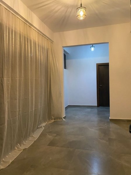 Durres Qender, jap me qera shtepi 2+1+Aneks+Ballkon Kati 1, 85 m² 30.000 Leke/Privat Pa komision agjensie