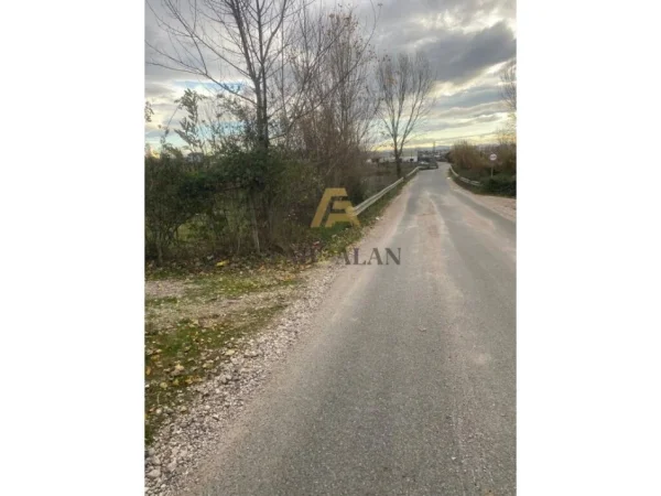 Tirane, shitet truall , 1.200 m² 65.000 € (Cerkeze, Kamez)