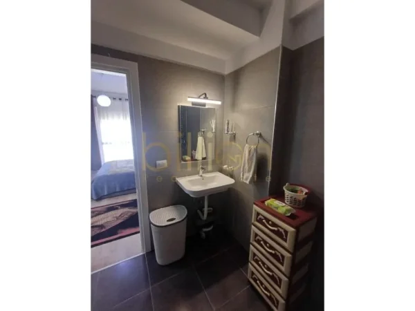 Tirane, shitet apartament 2+1 Kati 8, 92 m² 149.000 € (Ali Demi)