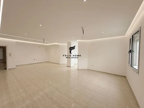 Tirane, jepet me qera zyre Kati 6, 190 m² 2.300 € (RRUGA E ELBASANIT)