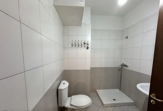 Tirane, jepet me qera apartament 2+1 Kati 7, 115 m² 500 € (Kodra e Diellit)