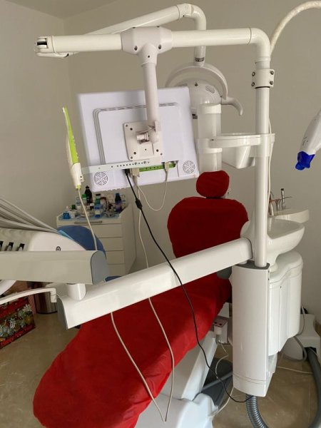 Devoll, shes Unit poltron dentar Shes pajisjet dentare okazion , Çmimi 5000 euro 5.000 €
