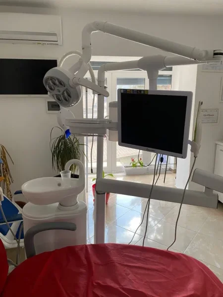 Devoll, shes Unit poltron dentar Shes pajisjet dentare okazion , Çmimi 5000 euro 5.000 €