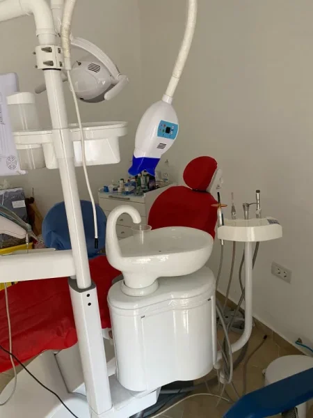 Devoll, shes Unit poltron dentar Shes pajisjet dentare okazion , Çmimi 5000 euro 5.000 €