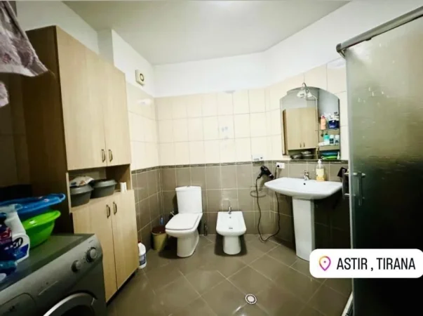 Tirane, jap me qera apartament 2+1+Ballkon Kati 5, 80 m² 500 € (Ne Astir, afer bar Bohem)