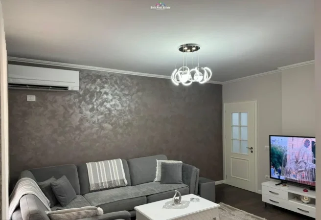 Tirane, shes apartament 2+1 Kati 4, 113 m² 280.000 € (selvia)