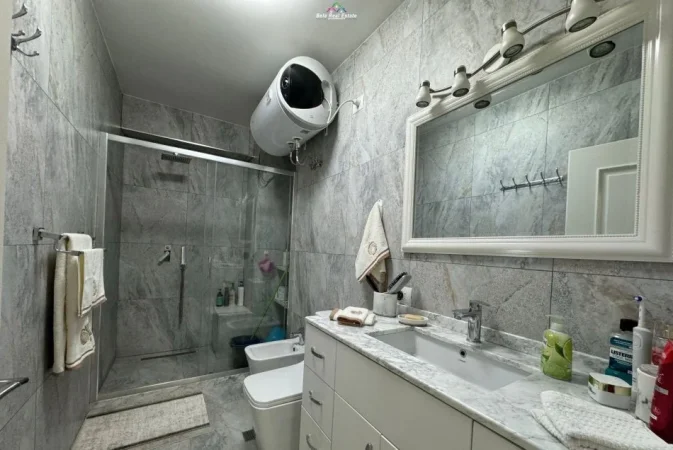 Tirane, shes apartament 2+1 Kati 4, 113 m² 280.000 € (selvia)