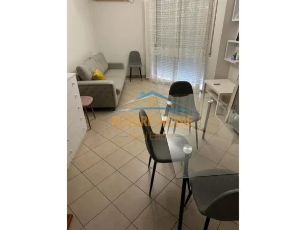 Tirane, jepet me qera apartament Dublex Kati 5, 66 m² 500 € (rr Elbasanit)