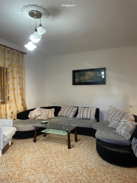 Tirane, jepet me qera apartament 2+1 Kati 2, 90 m² 400 € (selite)