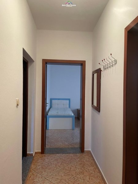 Tirane, jepet me qera apartament 2+1 Kati 2, 90 m² 400 € (selite)